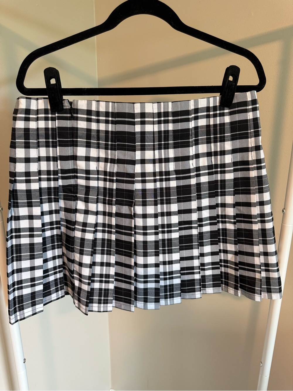 No Boundaries Black & White Plaid Pleated Mini Skirt
